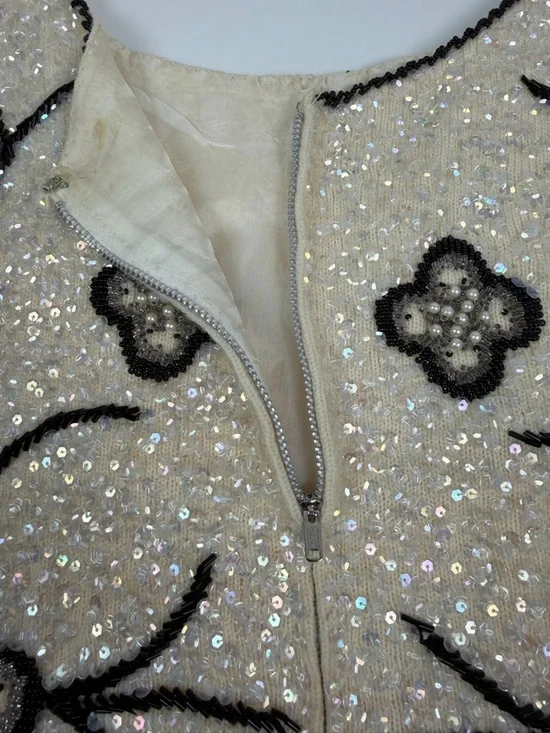 Vintage Beaded Black and cream sleeve less top - Picture 3 of 13